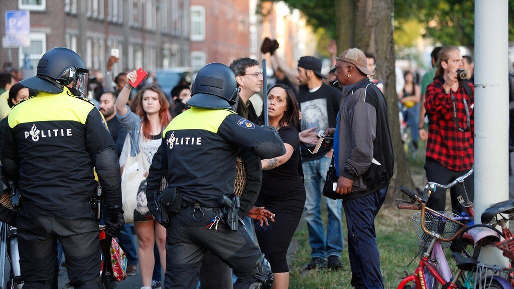 Wanneer mag politie vuurwapen gebruiken? Regels en wetten